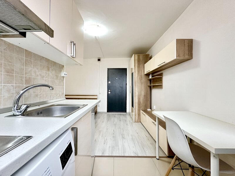 Garsoniera gata de mutat. Berceni-Cretestilor Metrou Dimitrie Leonida la 13 min.