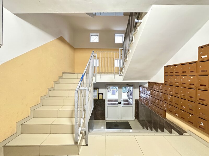 Garsoniera gata de mutat. Berceni-Cretestilor Metrou Dimitrie Leonida la 13 min.